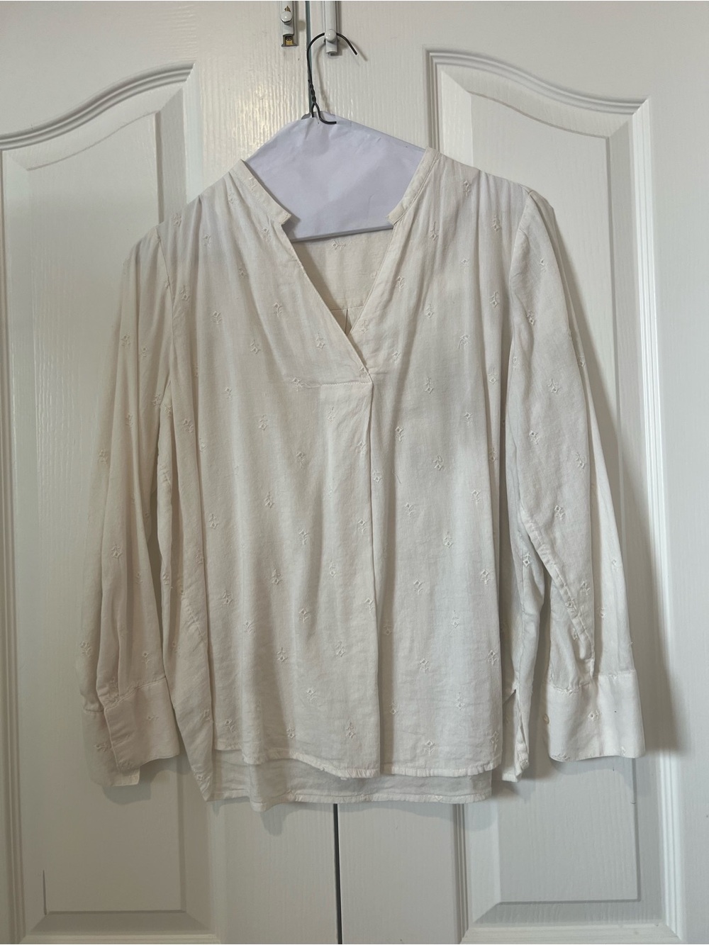 Old Navy Cream V-Neck Embroidered Tunic Top